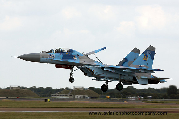Ukrainian Air Force 831 VABR Sukhoi Su-27UB 75 blue at Fairford (2011)