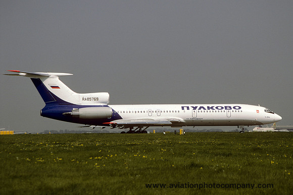 Vnukovo/Aeroflot Tupolev Tu-154 RA-85769 at Heathrow (2000)