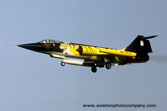 Italian Air Force 53 Stormo FIAT/Lockheed F-104S Starfighter MM6825 (1988)