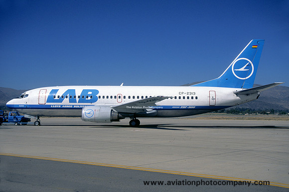 Lloyd Aereo Boliviano Boeing 737-300 CP-2313 (2000)