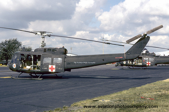 US Army Kentucky ArNG Bell UH-1D 68-15229 (1981)