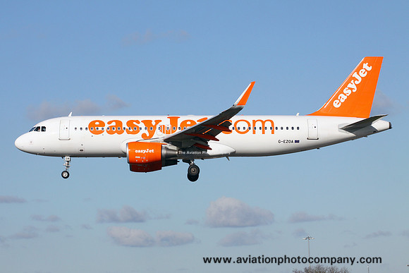 easyJet Airbus A320-200 G-EZOA at Manchester (2016)