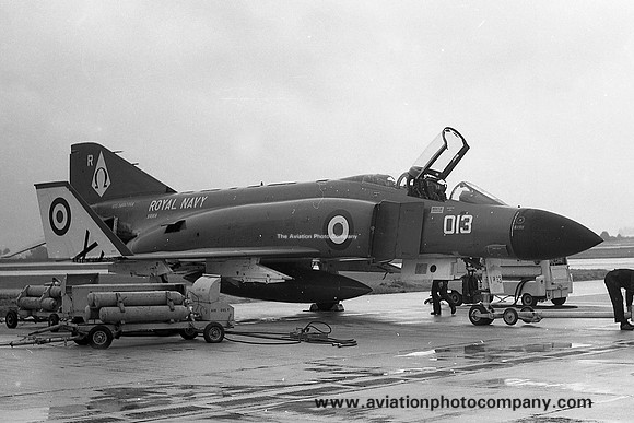 Royal Navy 892 Squadron McDonnell F-4K Phantom FG.1 XV569 (1970)