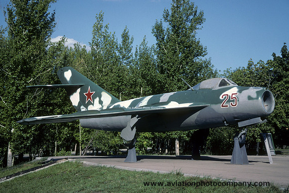 Soviet Air Force Mikoyan MiG-17 25 displayed at Saratov (2003)