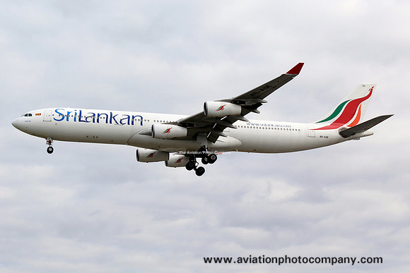 Sri Lankan Airlines Airbus A340-300 4R-ADE at London Heathrow (2015)