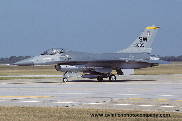 USAF 363 TFW 19 TFS GD F-16A Fighting Falcon 82-1005/SW (1984)