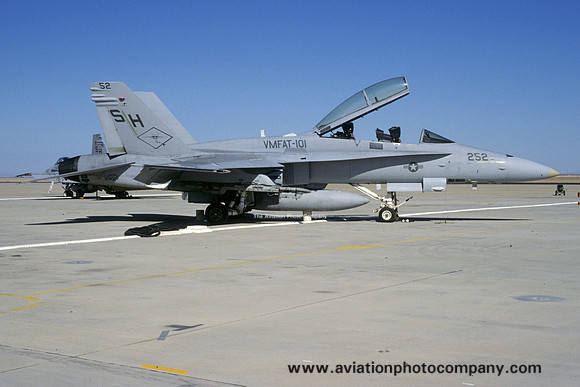USMC VMFAT-101 McDonnell Douglas F/A-18D Hornet 164022/SH-252 (2000)