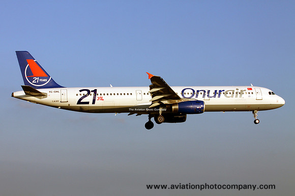 Onur Air Airbus A321-200 TC-OAL at Manchester (2013)