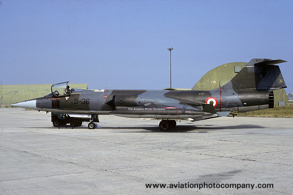 Italian Air Force 5 Stormo Lockheed F-104S Starfighter MM6713/5-36 (1988)