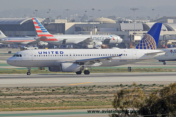 United Airlines Airbus A320-200 N479UA at Los Angeles IAP (2014)