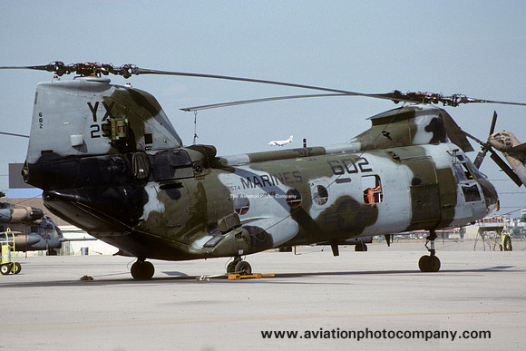 US Marines HMM-166 Vertol CH-46E Sea Knight 152574/YX-602 (1991)