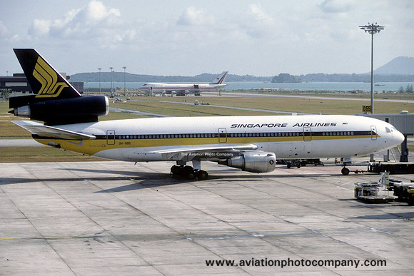 Singapore Airlines Douglas DC-10-30 9V-SDD (1982)