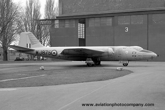 RAF 231 OCU English Electric Canberra T.4 WJ875