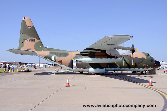 Algerian Air Force 2 ETTL Lockheed C-130H Hercules 7T-WHE at the Waddington Airshow (2013)