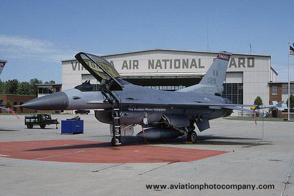 USAF Virginia ANG 149 TFS General Dynamics F-16C Fighting Falcon 86-0219/VA (1992)