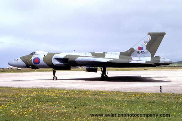 RAF 44 Squadron Avro Vulcan B.2 XL427 (1982)