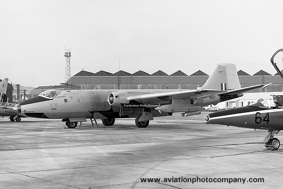 RAF 7 Squadron English Electric Canberra TT.17 WK127 (1971)