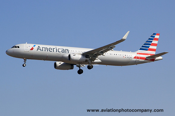 American Airlines Airbus A321-200 N107NN at Los Angeles IAP (2014)