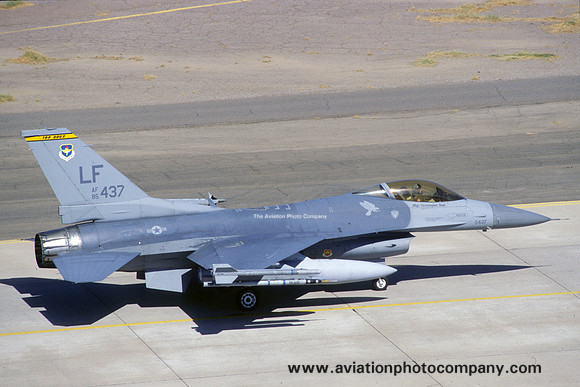 USAF 56 FW 61 FS General Dynamics F-16C Fighting Falcon 85-1437/LF (2000)