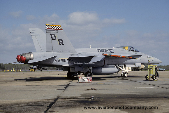 US Marines VMFA-312 McDonnell Douglas F/A-18C Hornet 163270/DR-05 (1992)