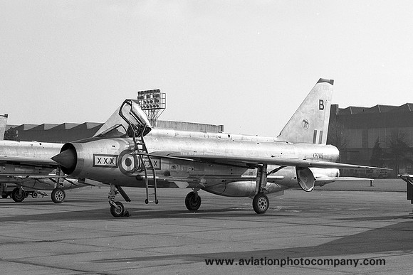 RAF 29 Squadron English Electric Lightning F.3 XP705/B (1968)