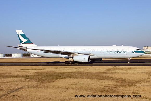 Cathay Pacific Airbus A330-300 B-LBH at Tokyo Narita (2016)