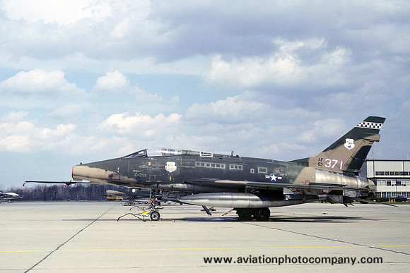 USAF Ohio ANG 112 TFS North American F-100D Super Sabre 56-3371 (1979)