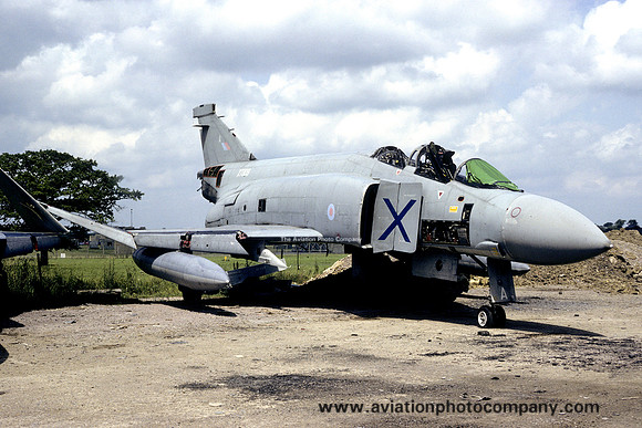 RAF McDonnell F-4M Phantom FGR.2 XT909 dumped at RAF Wattisham (1992)