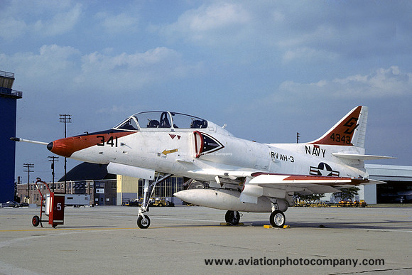 US Navy RVAH-3 Douglas TA-4J Skyhawk 154343/GJ-341 (1976)