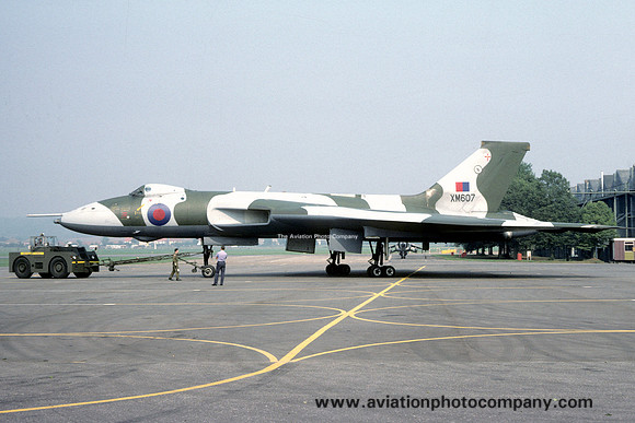 RAF 44 Squadron Avro Vulcan B.2 XM607 (1982)