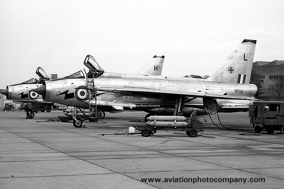 RAF 111 Squadron English Electric Lightning F.3 XP751/L (1968)