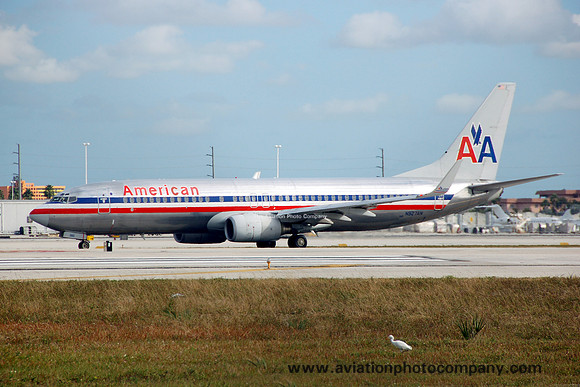 American Airlines Boeing 737-800 N927AN at Miami IAP (2008)