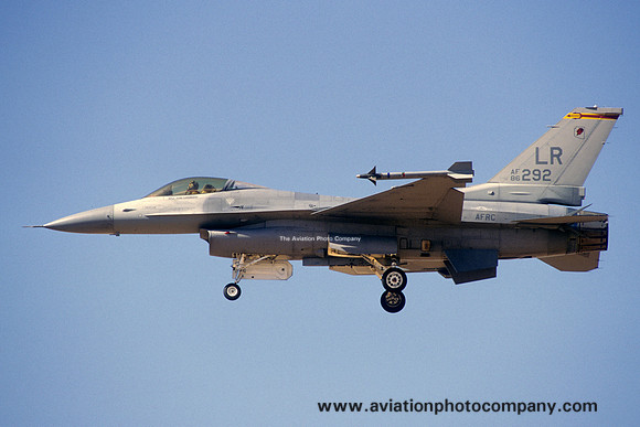 USAF AFRC 302 FS General Dynamics F-16C Fighting Falcon 86-0292/LR at Nellis AFB (2000)