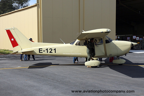 Chilean Air Force Cessna 172S E-121 (2015)