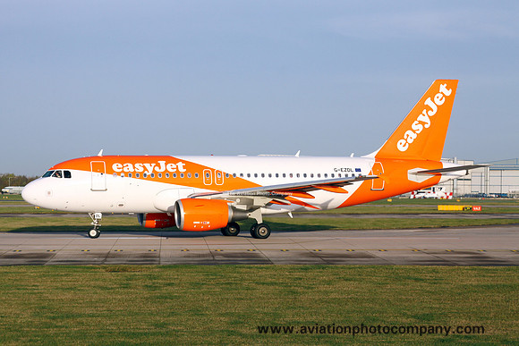 easyJet Airbus A319-100 G-EZDL at Manchester (2015)