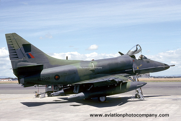 RNZAF 75 Squadron Douglas A-4K NZ620 (1993)