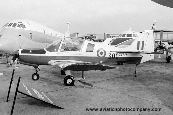 RAF SAL Bulldog T.1 XX525/300 at the Farnborough Airshow (1975)