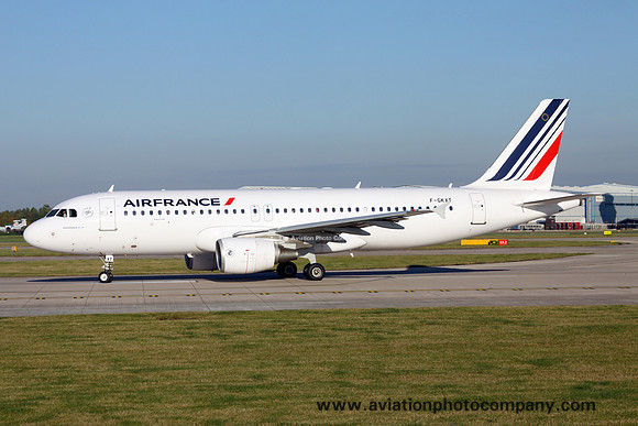 Air France Airbus A320-200 F-GKXT at Manchester (2015)