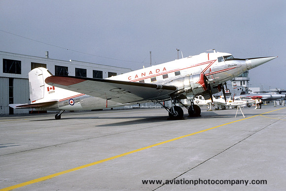 Canadian Air Force 402 Squadron Douglas CC-129 Dakota 12959 (1989)