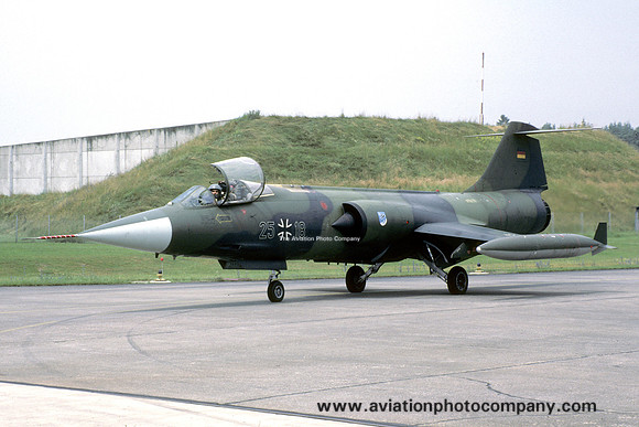 German Air Force JBG34 Lockheed F-104G Starfighter 25+18 (1987)