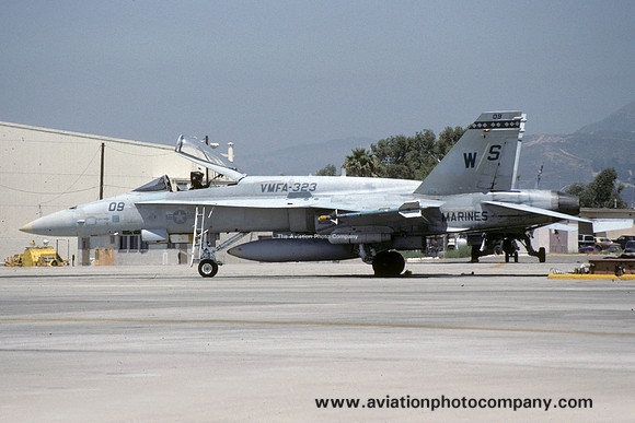 US Marines VMFA-323 McDonnell Douglas F/A-18A Hornet 162435/WS-09 (1991)