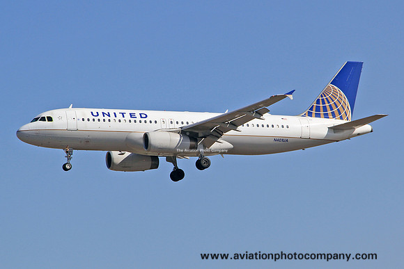 United Airlines Airbus A320-200 N401UA at Los Angeles IAP (2014)