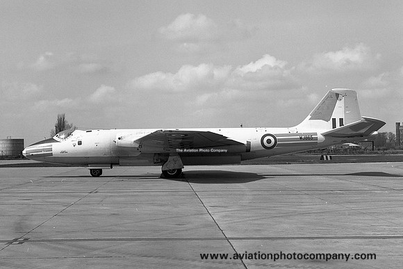 RAF A&AEE English Electric Canberra T.4 WJ865 (1969)