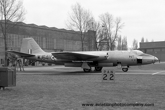 RAF 231 OCU English Electric Canberra B.2 WJ641 at Bassingbourn (1968)