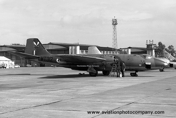 RAF 213 Squadron English Electric Canberra B(I).6 WT312 at RAF Leuchars (1969)
