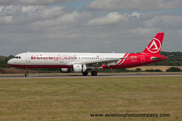 Atlas Global Airbus A321-200 TC-ATE at Luton (2015)
