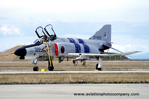Japanese Air Force 304 Hikotai McDonnell F-4EJ Phantom 37-8322 (1987)