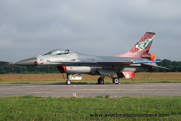 Dutch Air Force 322 Squadron GD F-16AM J-006 at the Volkel Airshow (2013)