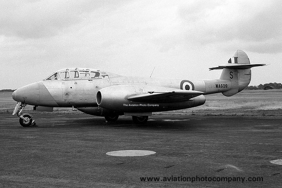 RAF 228 OCU Gloster Meteor T.7 WA609/S (1961)