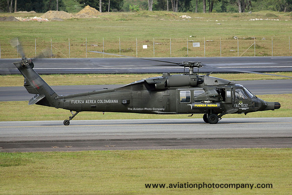 Colombian Air Force ESCOM 511 Sikorsky AH-60L Blackhawk FAC4132 (2015)